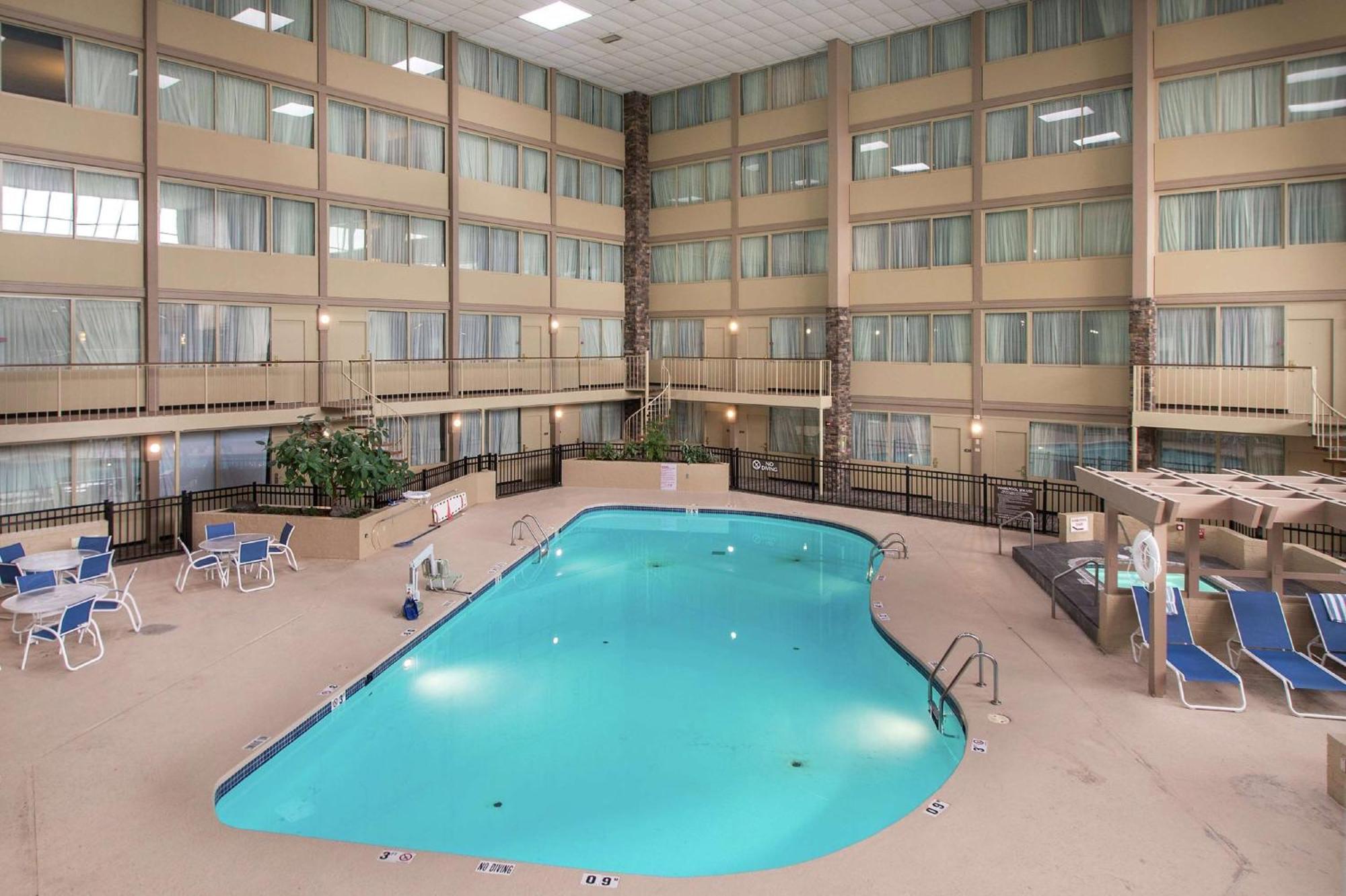 Wyndham Garden Westlake Εξωτερικό φωτογραφία